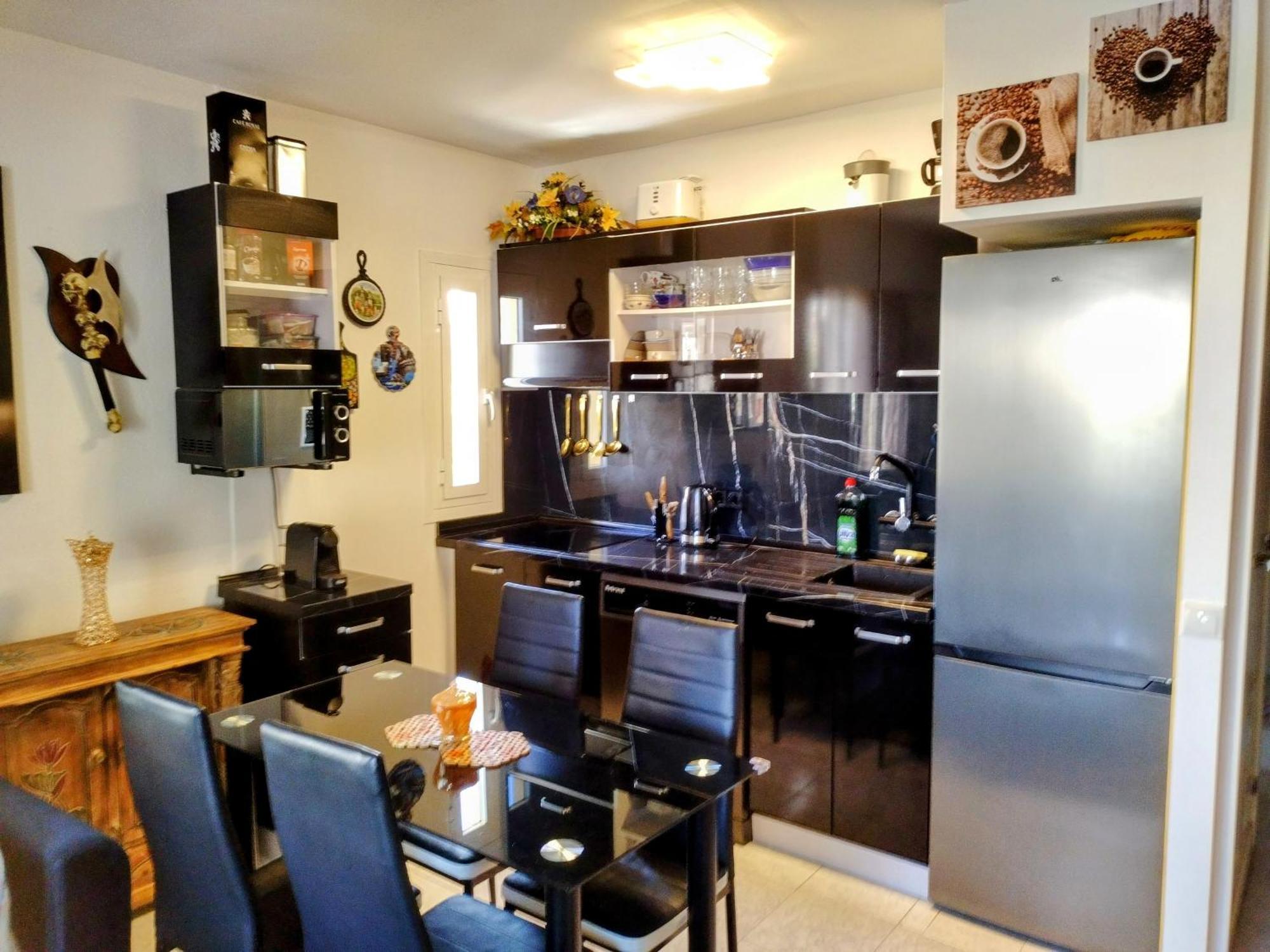 Apartment Helena เบนัลมาเดนา ภายนอก รูปภาพ